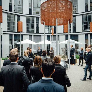 © raumbau architekten Das Salzburger Architekturbüro raumbau architekten zeichnet für das Refurbishment der Hamburger Welle verantwortlich, welche nun abgeschlossen ist.