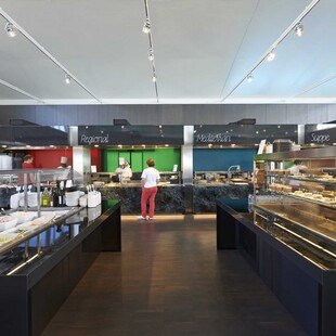 © Linus Lintner/Artemide Octapharma Wien Betriebskantine "Oben": Licht als emotionaler Hauptakteur