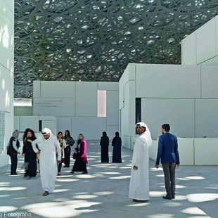 © Roland Halbe Der passive TCB-RB-Kühlkonvektor von Trox sorgt für angenehmes Raumklima.