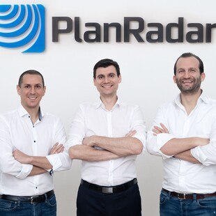 V.l. Clemens Hammerl, Ibrahim Imam, Domagoj Dolinsek, Sander van de Rijdt, Constantin Köck - die Geschäftsführung von Planradar freut sich über die Wachstumsfinanzierung