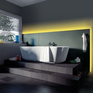 © Paulmann LED-Leisten nach Wunsch auf Knopfdruck gedimmt werden – gemeinsam mit einem Farblicht sorgen sie für Flexibilität bei der Badbeleuchtung.