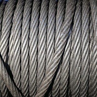 © GettyImages_Goja Stahlseile