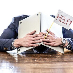 © kazuma seki / iStock / Getty Images Plus via Getty Images onlinemeeting blamage