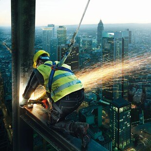 © Metabo Kabellose Power ohne lange Leitung ist insbesondere bei Arbeiten in großer Höhe, auf Leitern oder Gerüsten von Vorteil.