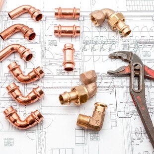 © DenBoma_iStock_Getty Images Plus Rohre und Verbindungen