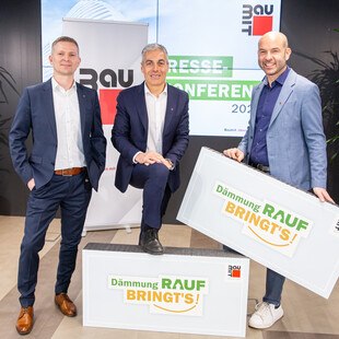 © Baumit/APA-Fotoservice/Juhasz Rudolf Ofenschiessl, Georg Bursik und Roman Stickler blicken auf ein erfolgreiches Jahr zurück und zuversichtlich in die Zukunft (v. l.).