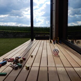 © Holzforschung Austria Terrasse aus Lärchenholz