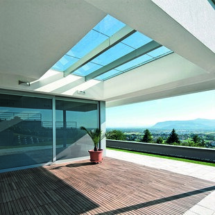 © Bauder Nutzbare Außenbereiche steigern sowohl das Wohngefühl als auch den Wert einer Immobilie. Doch beim Aufbau sind wichtige Details zu beachten. Um darunterliegende Räume vor Wärme und Energieverlust zu schützen, müssen Terrassen und Balkone gedämmt werden.