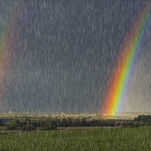 © Frank Wagner iStock GettyImagesPlus Regen und Regenbogen