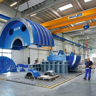 Laufkran per Funk gesteuert  