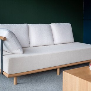 © Gabriel Forcher Tischlerei Modulares Sofa "Alma" von der Tiroler Tischlerei Gabriel Forcher