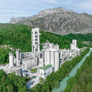 © Leube Im Leube Zementwerk in Grödig werden jährlich rund 700.000 Tonnen Zement hergestellt.