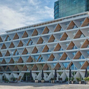 © Olaf Rohl / Saint-Gobain Glass Neben seiner markanten Architektur überzeugt "The Cradle" in Düsseldorf auch durch ein besonders gutes Nachhaltigkeitskonzept und Innovationen in Sachen Cradle-to-Cradle.