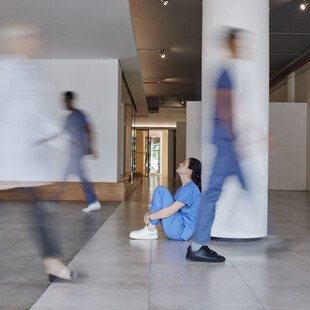 © PeopleImages iStock / Getty Images Plus Vielbeschäftigtes Krankenhaus