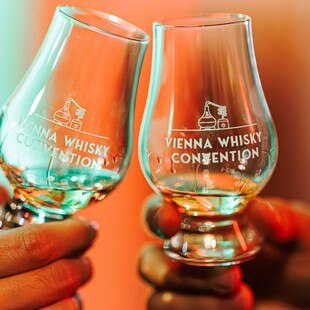 © Alexander Felten zwei Whisky Gläser